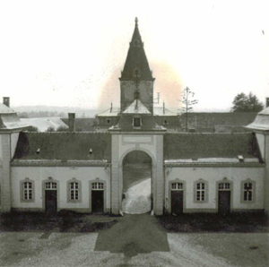 Foto: De toegang tot Bassines